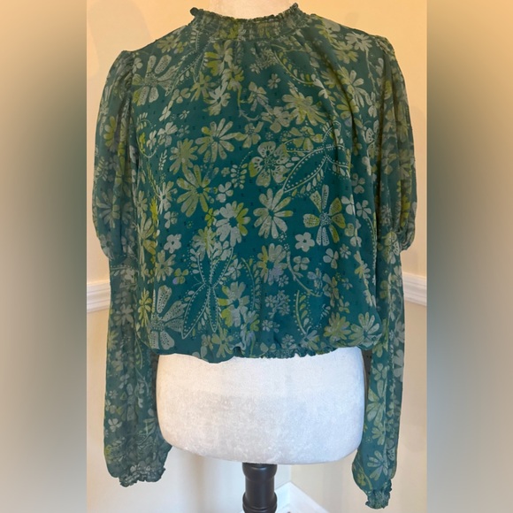 Free People Sheer Floral Blouse • Smocked Neck • Size S 🌿💚 - Picture 2 of 7